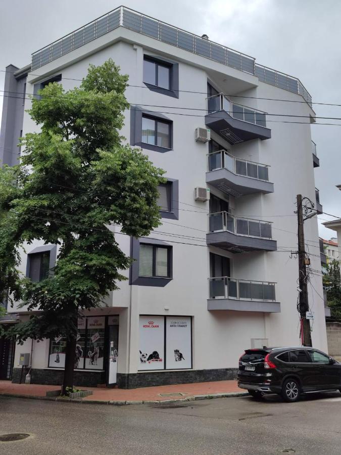 Flowers Apartment Dobrich Exteriör bild
